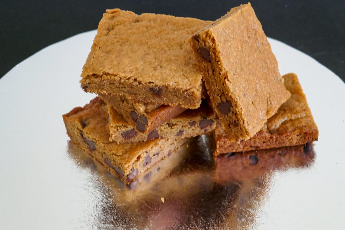 Chewy peanut butter blondies studded with chocolate chips