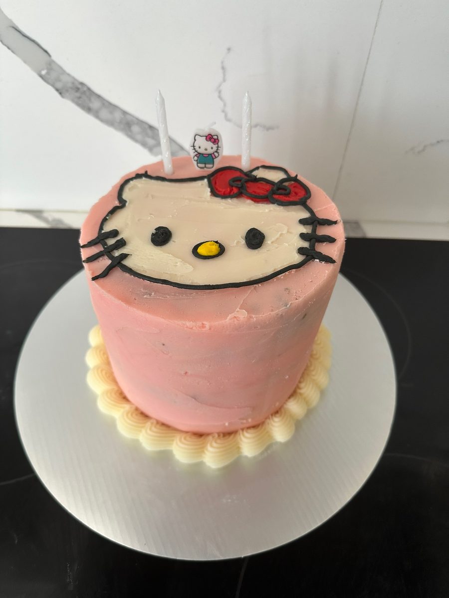 Hello Kitty cake